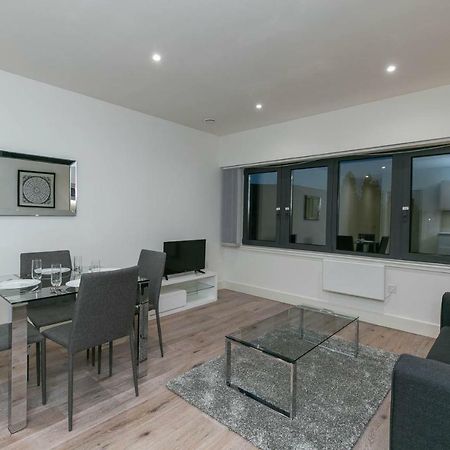 Deluxe Apartments By Heathrow Harmondsworth ภายนอก รูปภาพ