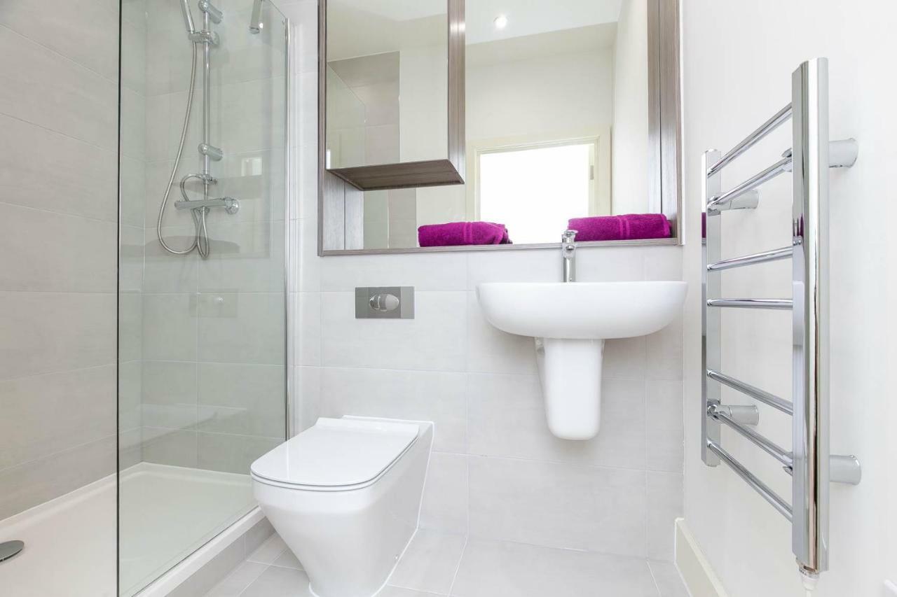 Deluxe Apartments By Heathrow Harmondsworth ภายนอก รูปภาพ