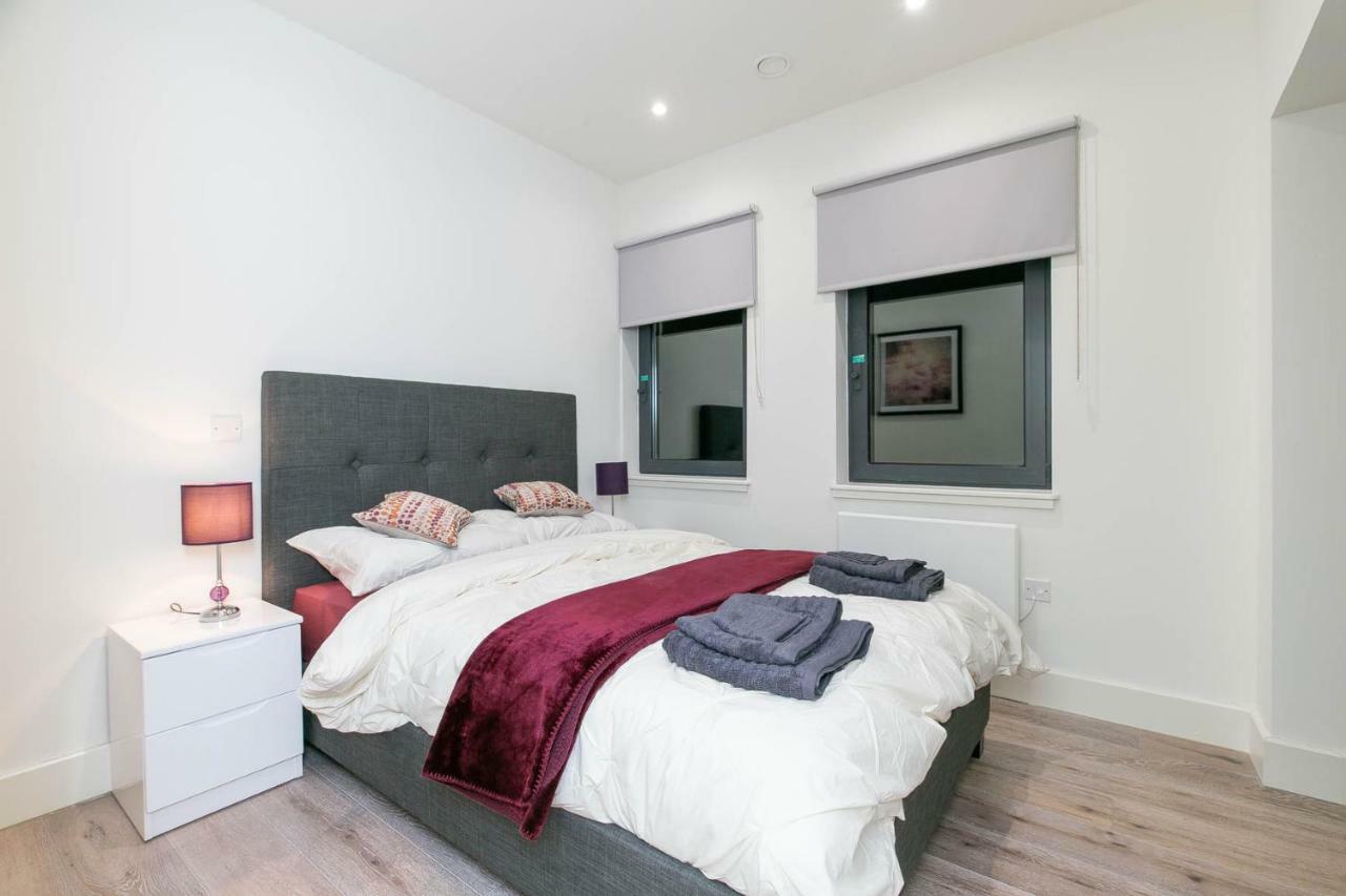 Deluxe Apartments By Heathrow Harmondsworth ภายนอก รูปภาพ