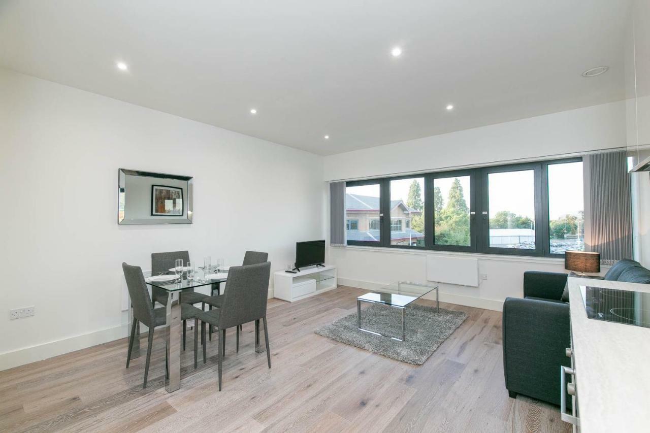 Deluxe Apartments By Heathrow Harmondsworth ภายนอก รูปภาพ