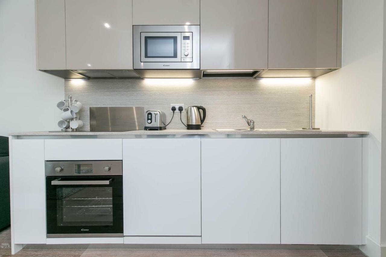 Deluxe Apartments By Heathrow Harmondsworth ภายนอก รูปภาพ