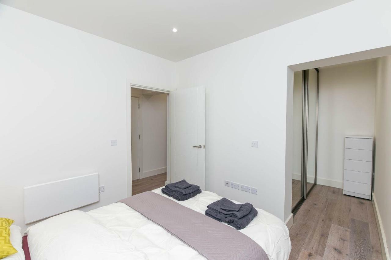 Deluxe Apartments By Heathrow Harmondsworth ภายนอก รูปภาพ