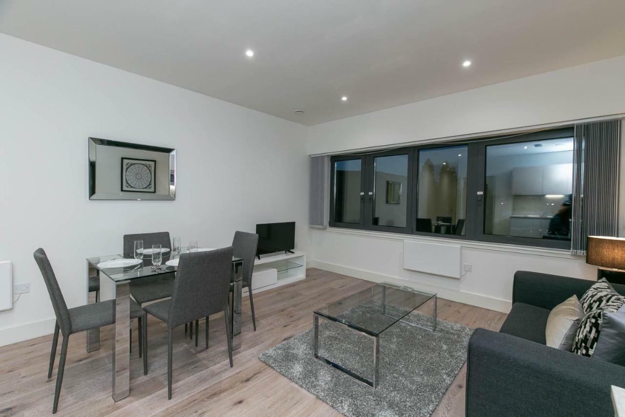 Deluxe Apartments By Heathrow Harmondsworth ภายนอก รูปภาพ