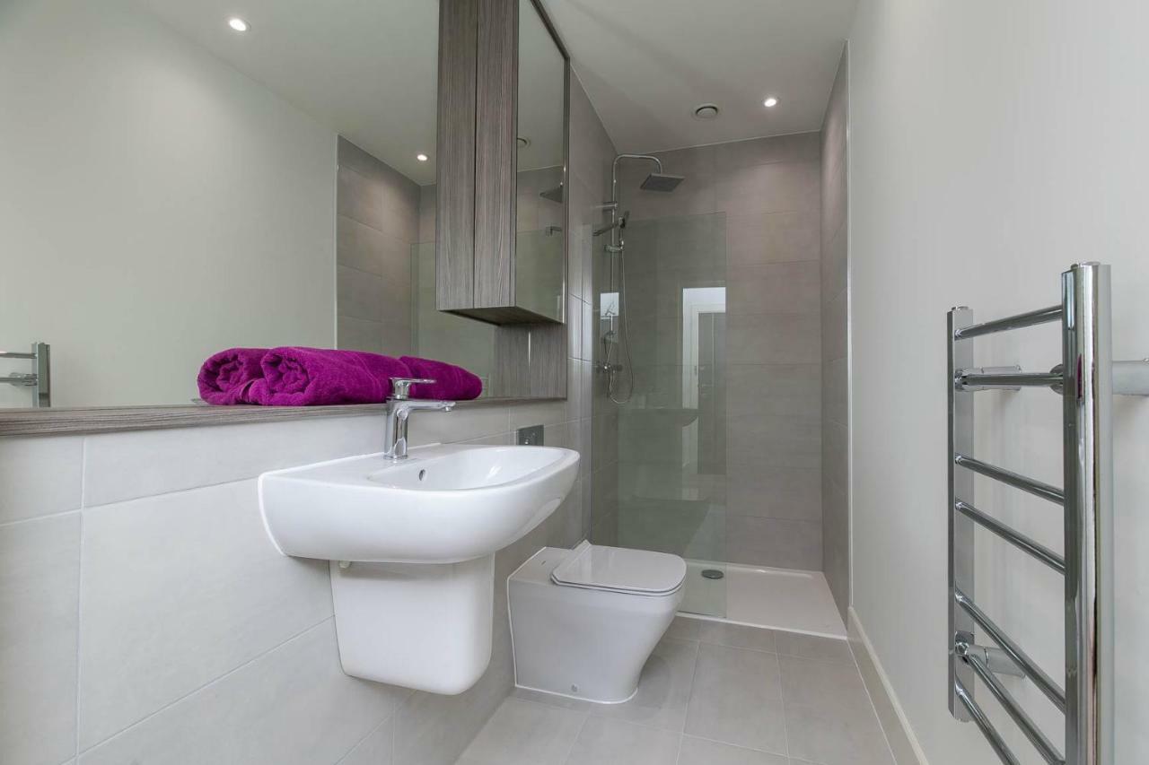 Deluxe Apartments By Heathrow Harmondsworth ภายนอก รูปภาพ